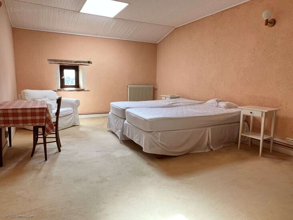 Maison à CHAMPAGNE-MOUTON