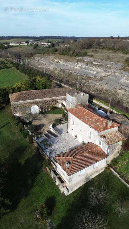 Maison à MOUTHIERS-SUR-BOEME