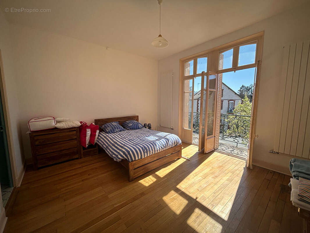 Maison à NERIS-LES-BAINS