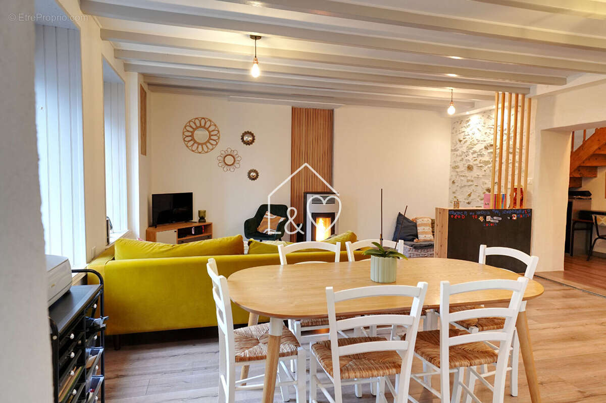 Maison à SAINT-MARTIN-DES-NOYERS