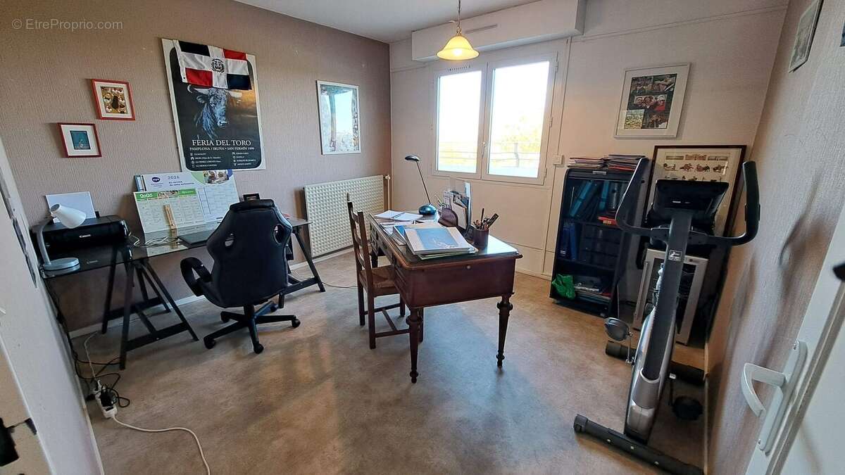 bureau ou chambre - Appartement à POITIERS