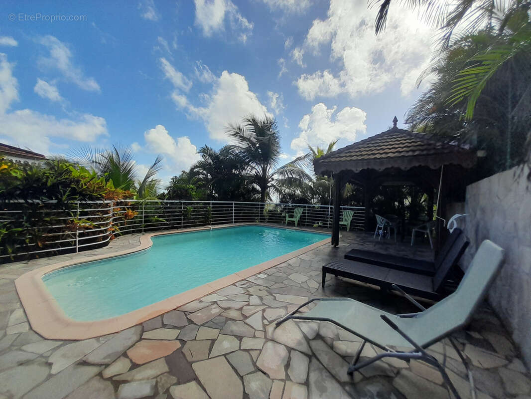 Maison à LES TROIS-ILETS