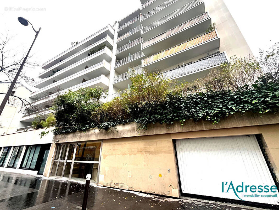 Parking à PARIS-11E