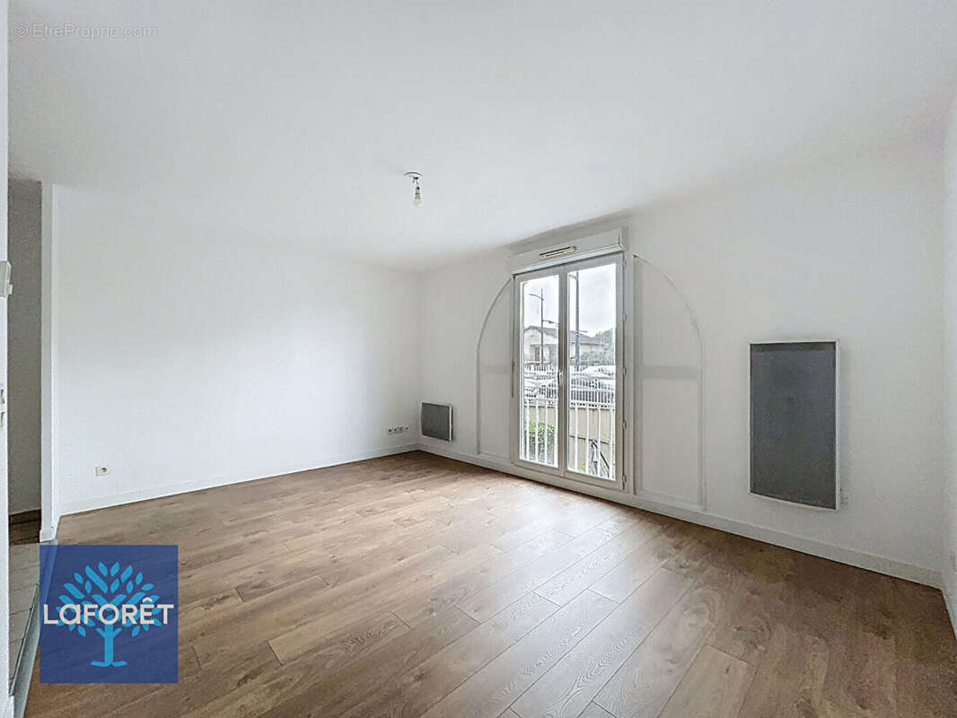 Appartement à CORBEIL-ESSONNES