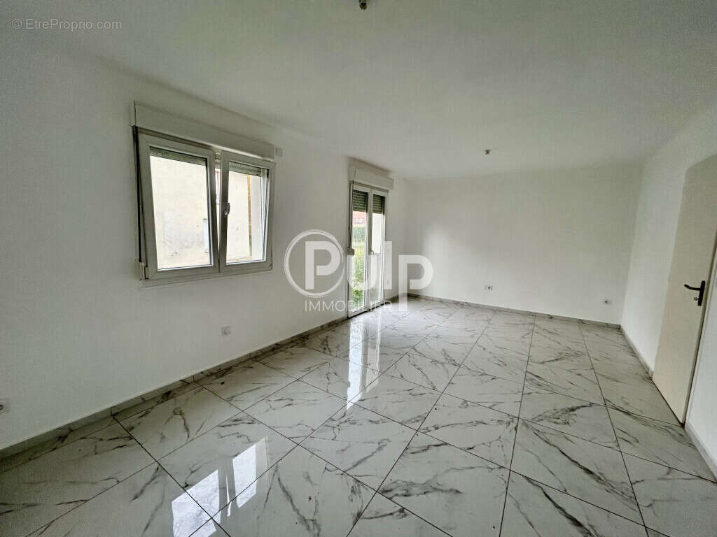 Maison à OSTRICOURT