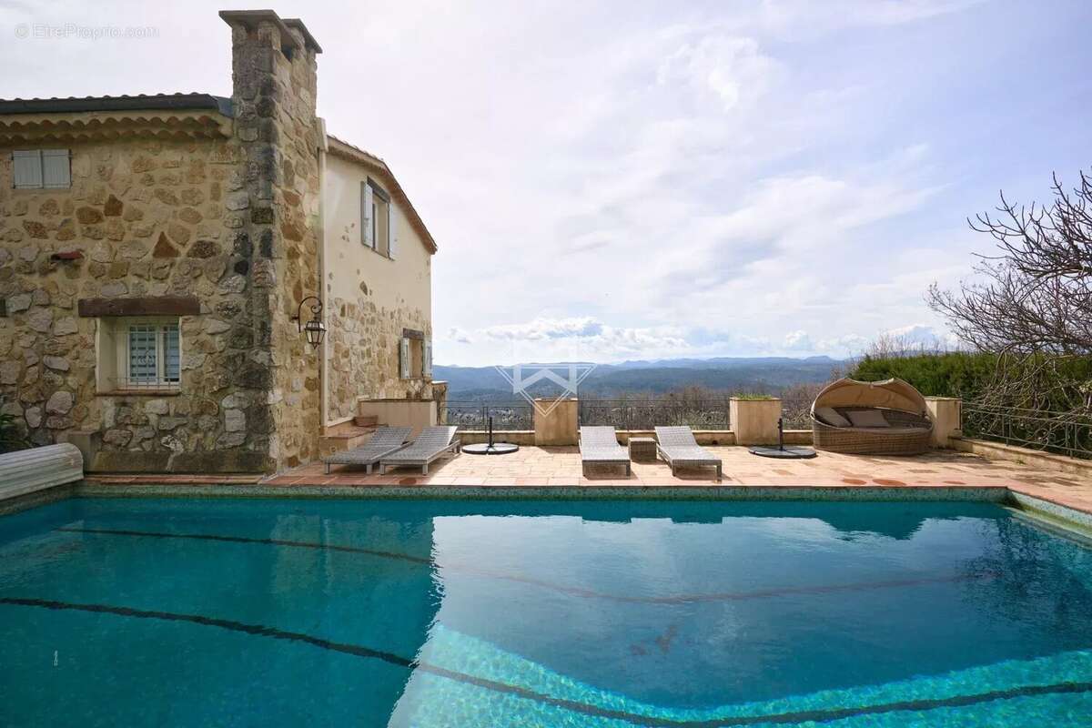 Maison à MONTAUROUX