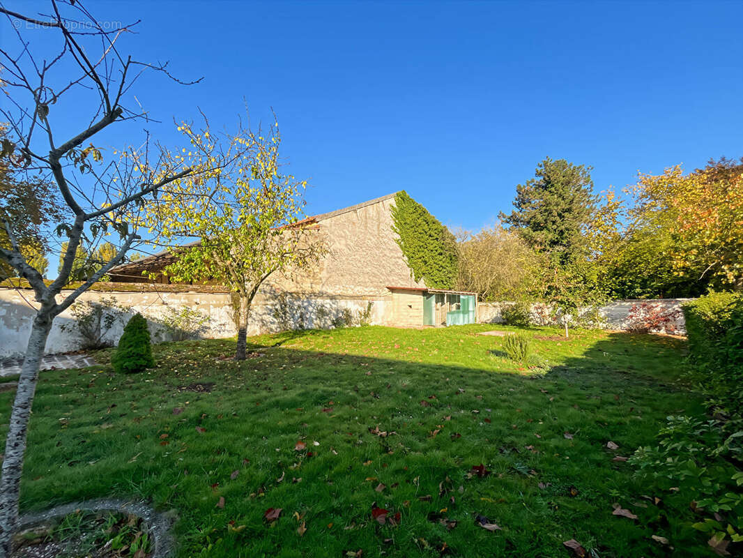 Maison à BLANDY