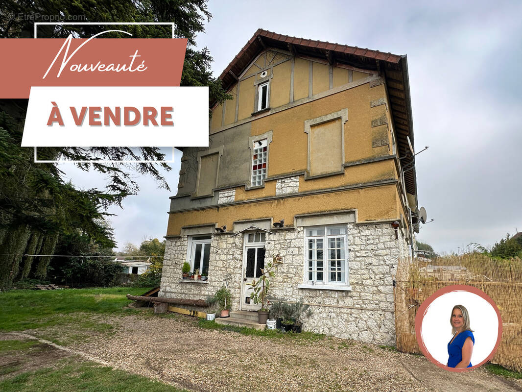 Maison à HOUDAN