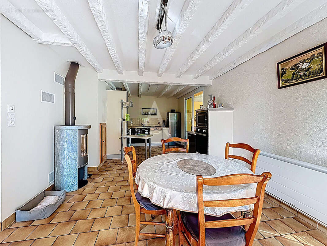 Maison à MAISONCELLES-DU-MAINE