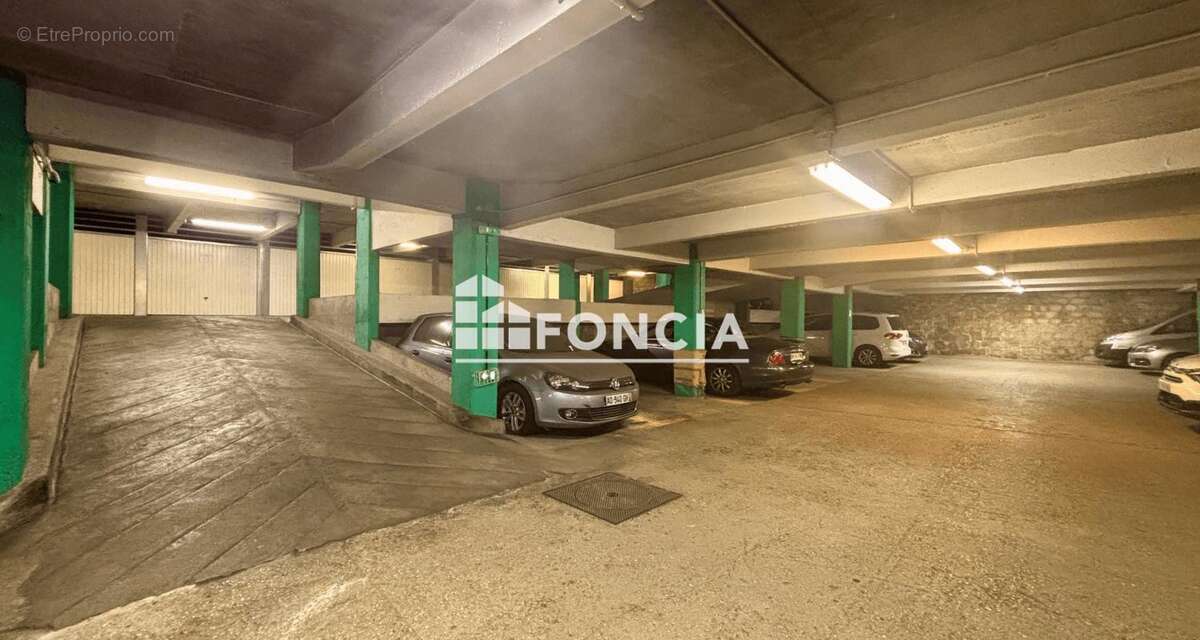 Parking à PARIS-14E
