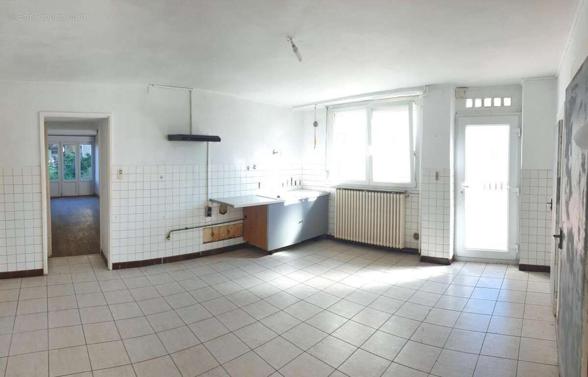 Maison à CONFLANS-SUR-LANTERNE