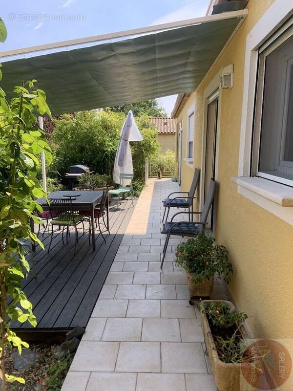 Villa de plain-pied de 156m² et son terrain de 2522m² - photo 11