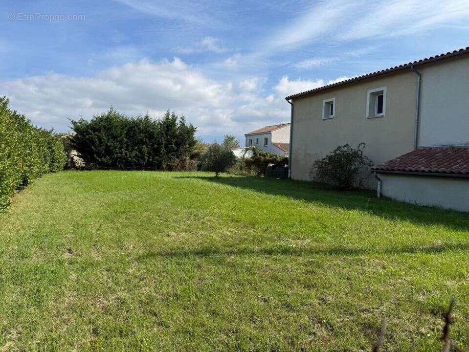 Terrain à ROMANS-SUR-ISERE