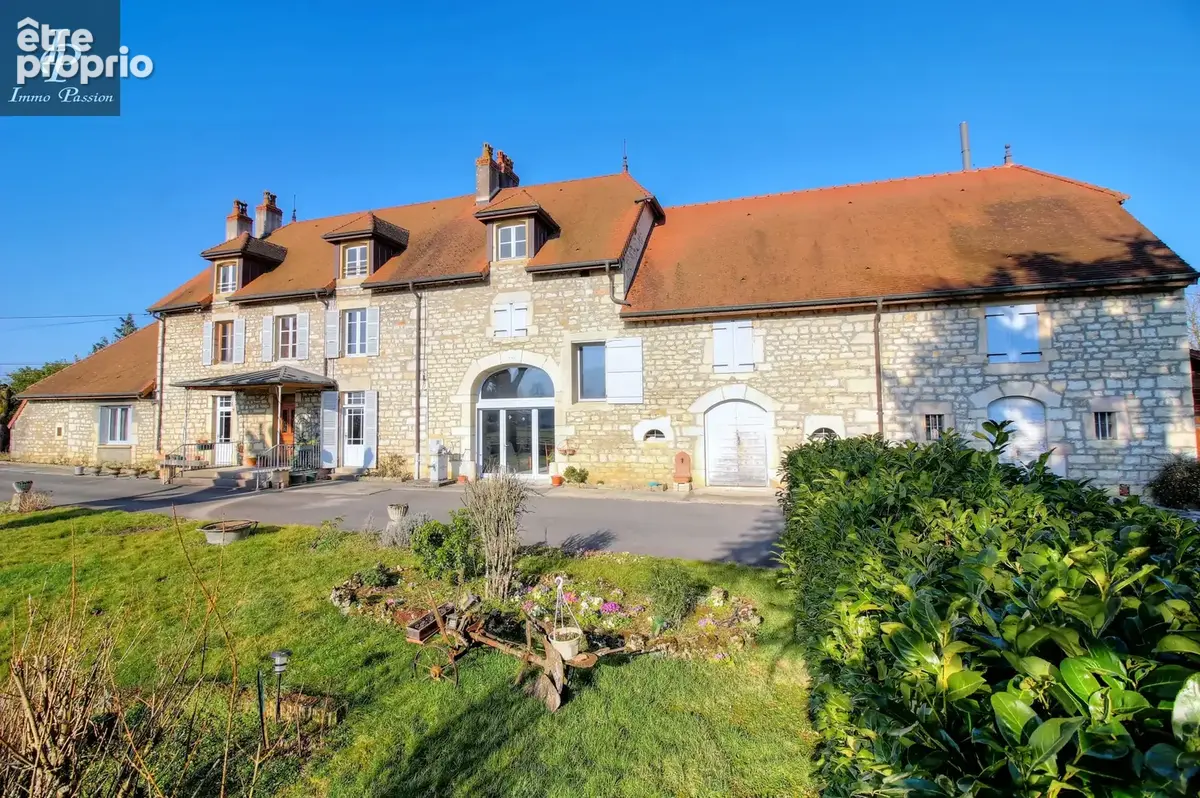 A VENDRE Proche COUSANCE : Magnifique Propriété 11 pièces 350 m2 - photo 25