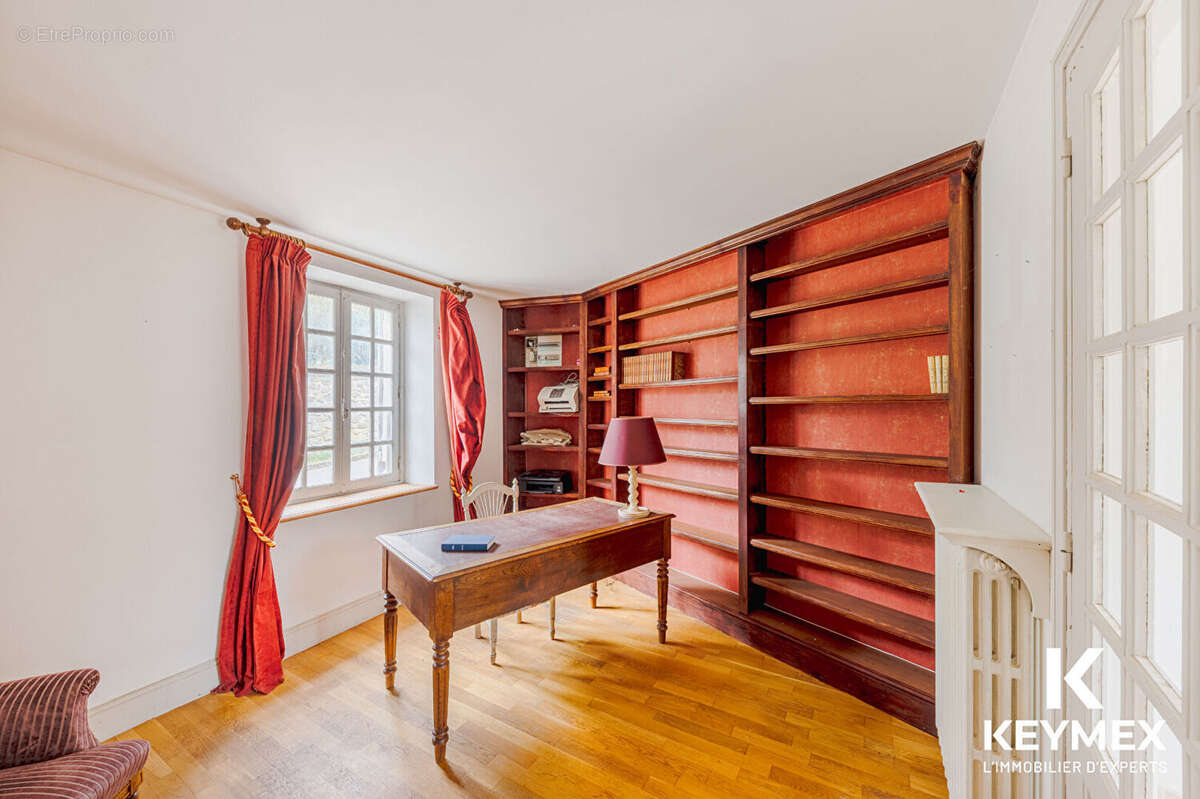 Maison bourgeoise 10  piéces,8 chanbres dont studio indépendant,dépendances sur 1615 M² de terrain plat - photo 8