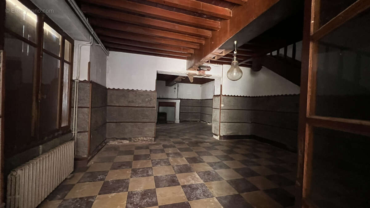 St Sulpice et Cameyrac- Propriété à rénover 300 m2 hab+ Grange sur 5 hectares - photo 13