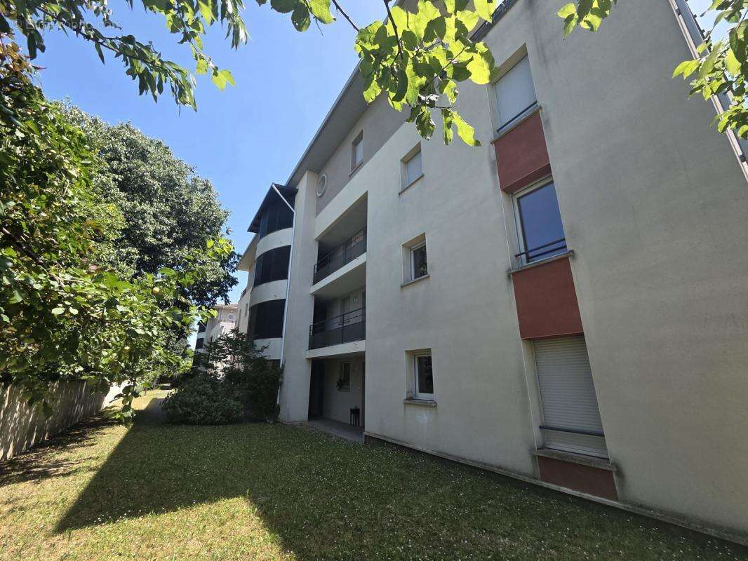 Toulouse Av. de Fronton - T2 + parking + grand balcon - photo 3