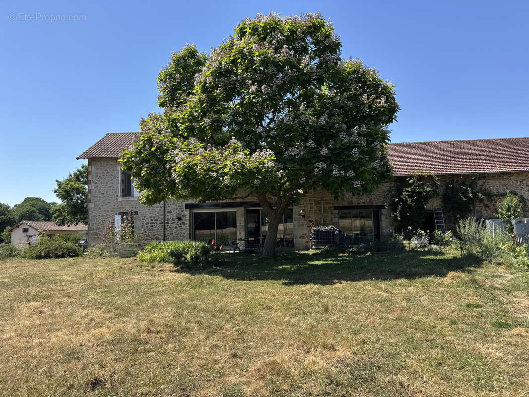 Maison à SAINT-JUNIEN