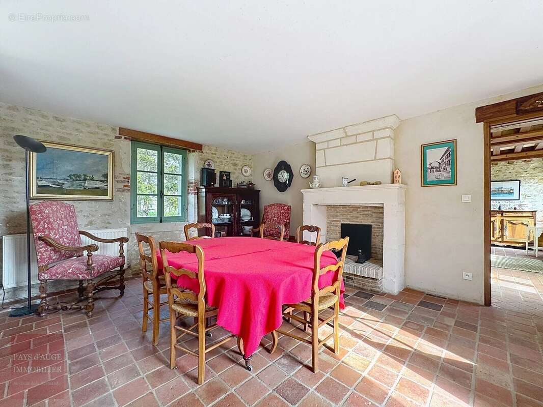 Maison à SAINT-PIERRE-SUR-DIVES