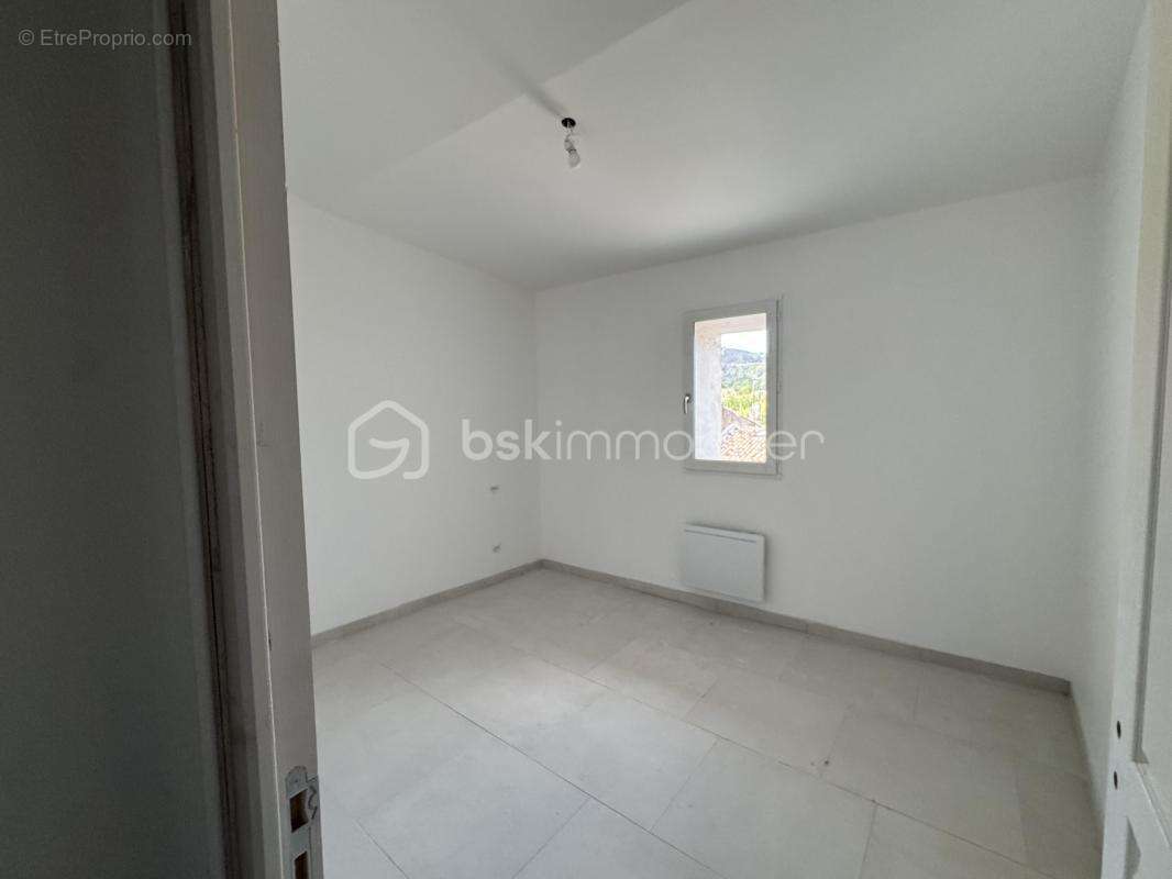 Appartement à BESSE-SUR-ISSOLE