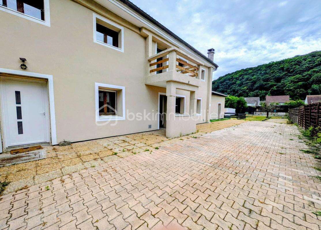 Champ sur drac 38560 - maison familiale de 101m² sur parcelle de 670m² - 3 chambres, grand jardin, cabanon - photo 4