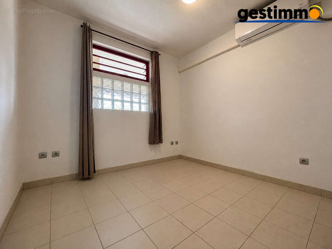 Appartement 28 m² à Cayenne  - photo 2