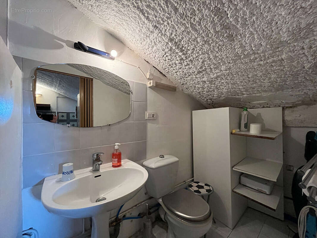 Appartement à CHATEAUNEUF-DE-GADAGNE