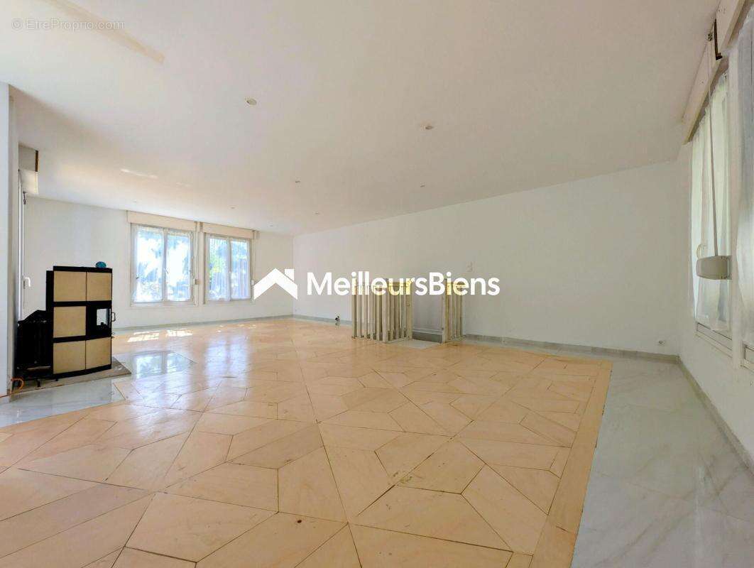 Maison 145 m² à Jouy-Mauvoisin 4 chambres sur terrain divisible de 1090 m² - photo 2
