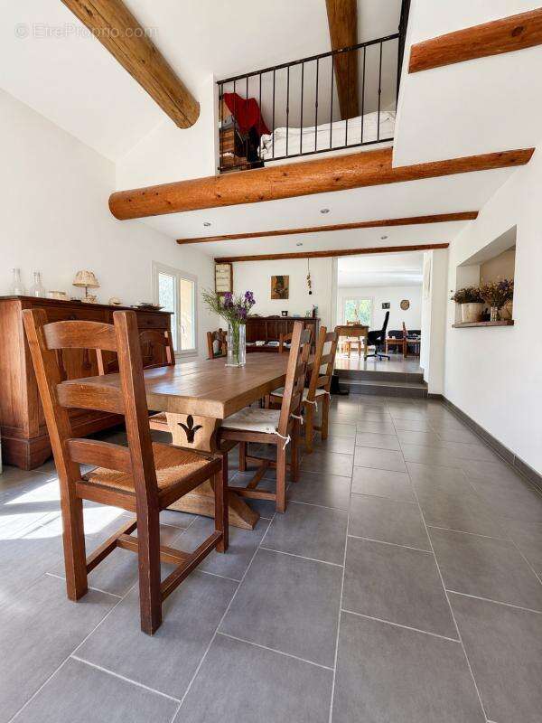 Maison à PELISSANNE