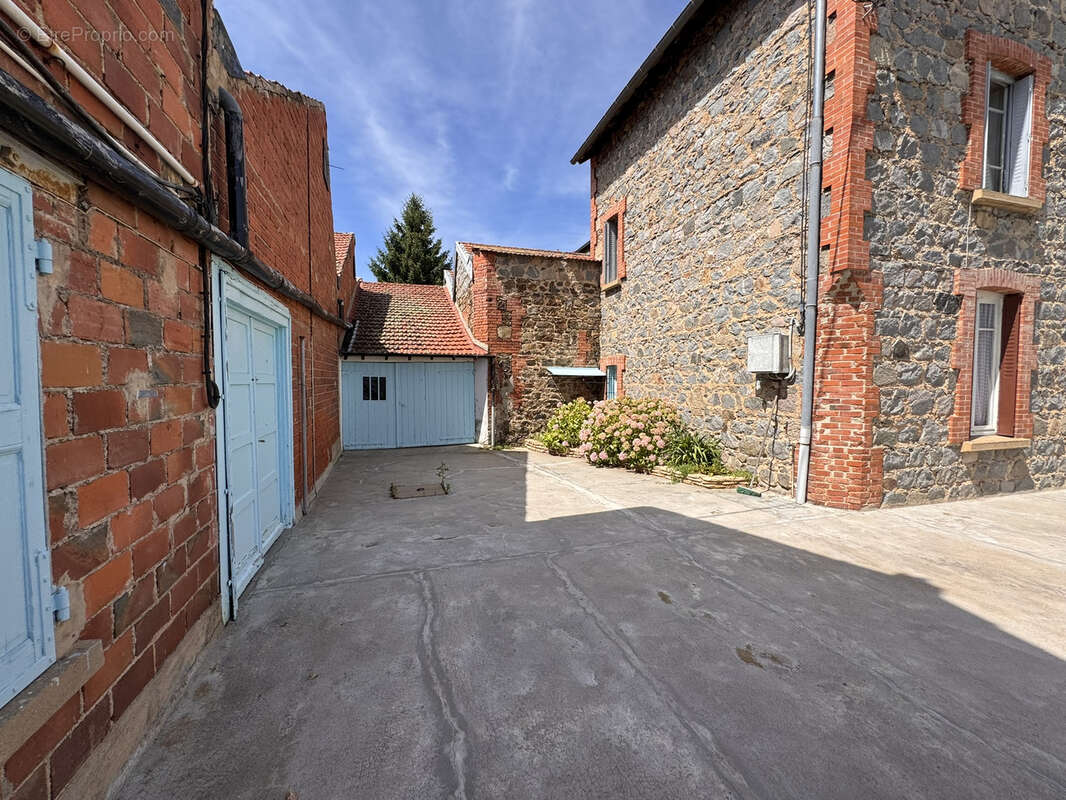 Maison à PANISSIERES