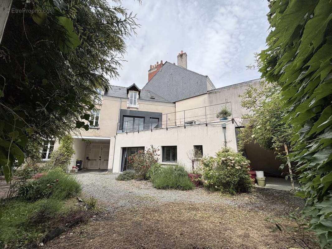 Maison 190 m² à Angers  - photo 4