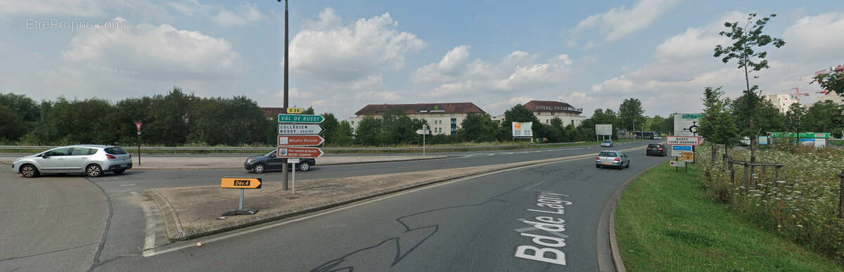 Parking à BUSSY-SAINT-GEORGES