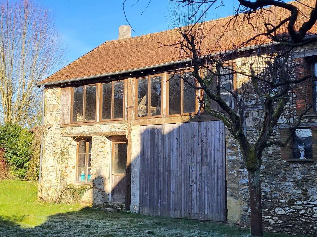 Maison à FROMENTIERES