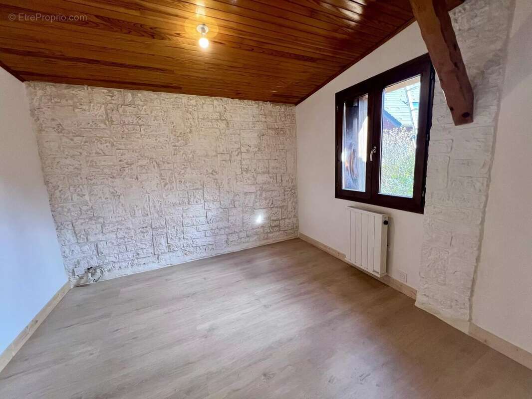 Maison à ECOLE