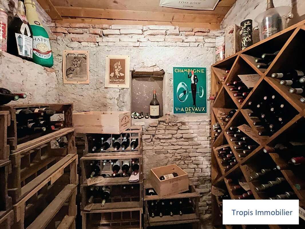   - Maison à SAINT-LEON