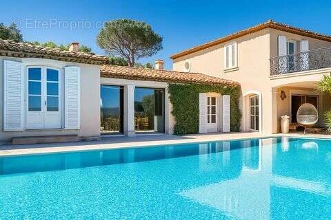 Maison à BORMES-LES-MIMOSAS