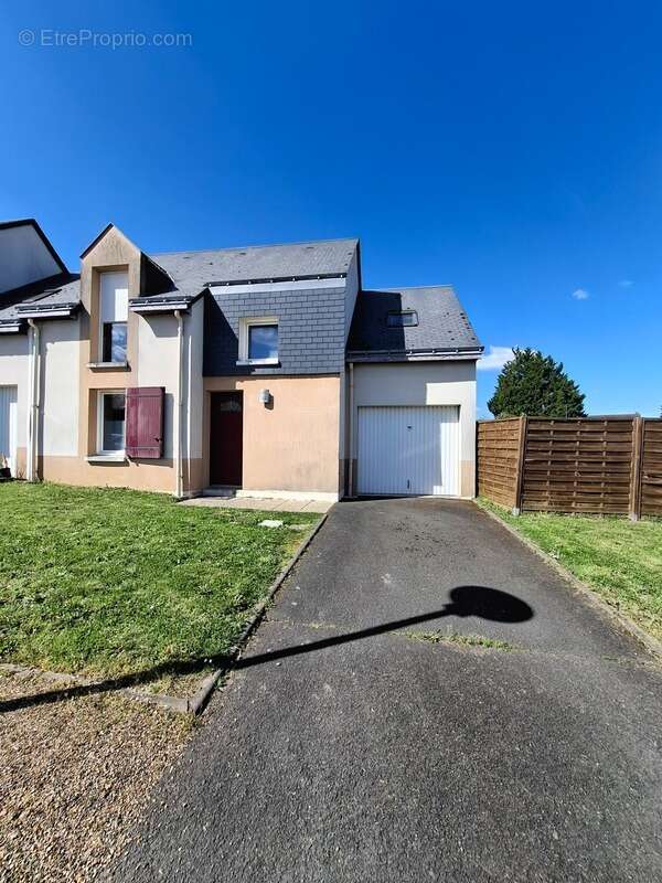 Maison à CINQ-MARS-LA-PILE