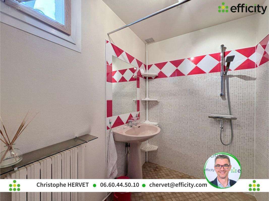 Maison 160 m² à Soyaux  - photo 17