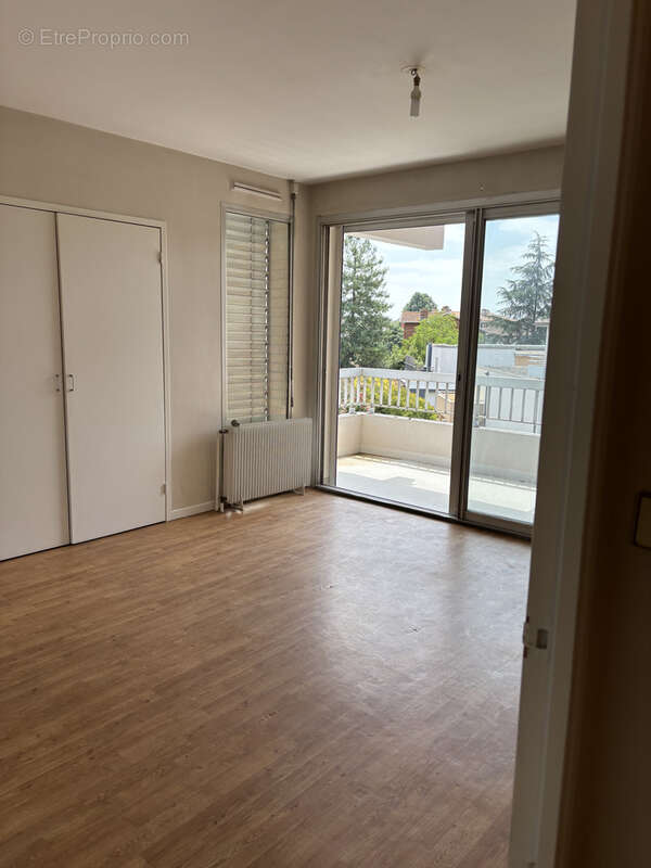 Toulouse pont des Demoiselles , appartement t1 bis 32,38 m2 avec terrasse dans parc arboré proche Canal du mid - photo 2