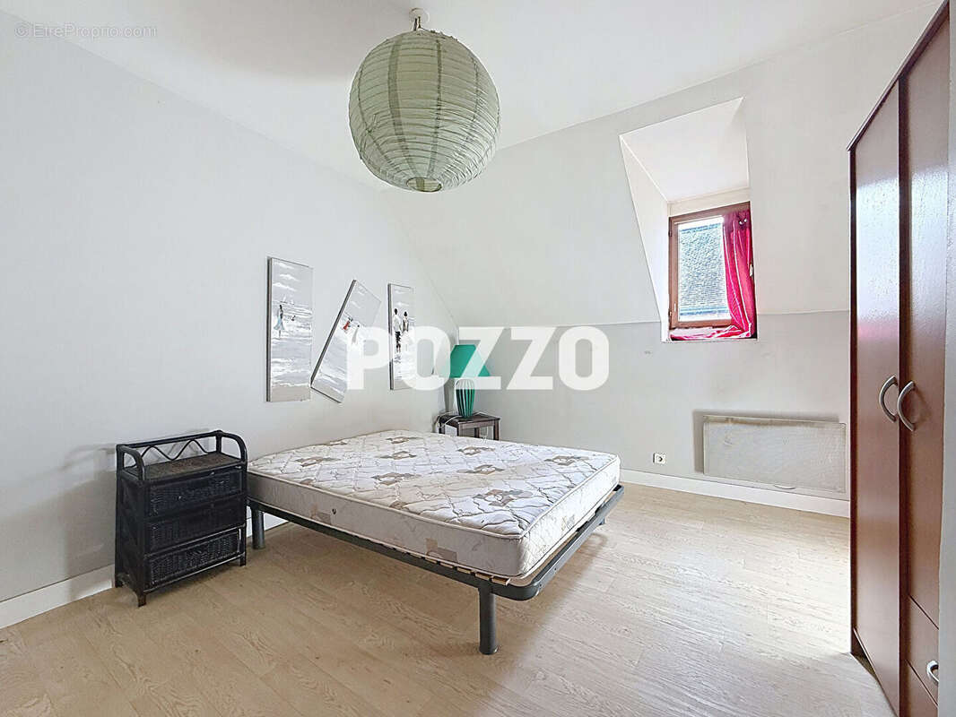 Maison à LA RIVIERE-SAINT-SAUVEUR