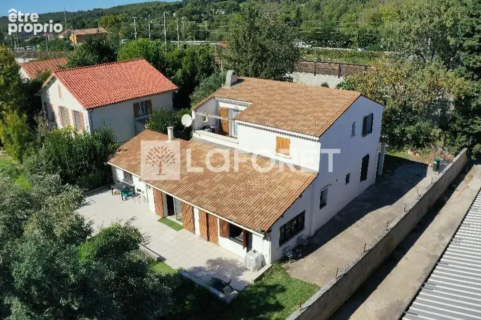 Maison Aubagne 8 pièces de 165m2 - photo 2