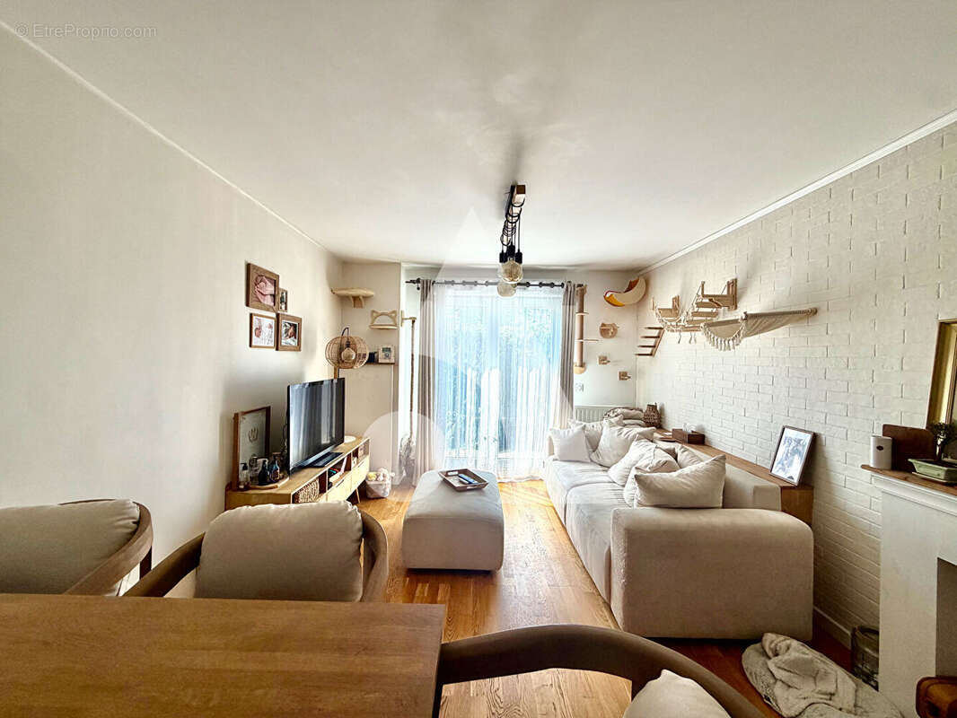 Appartement à SAINT-GRATIEN