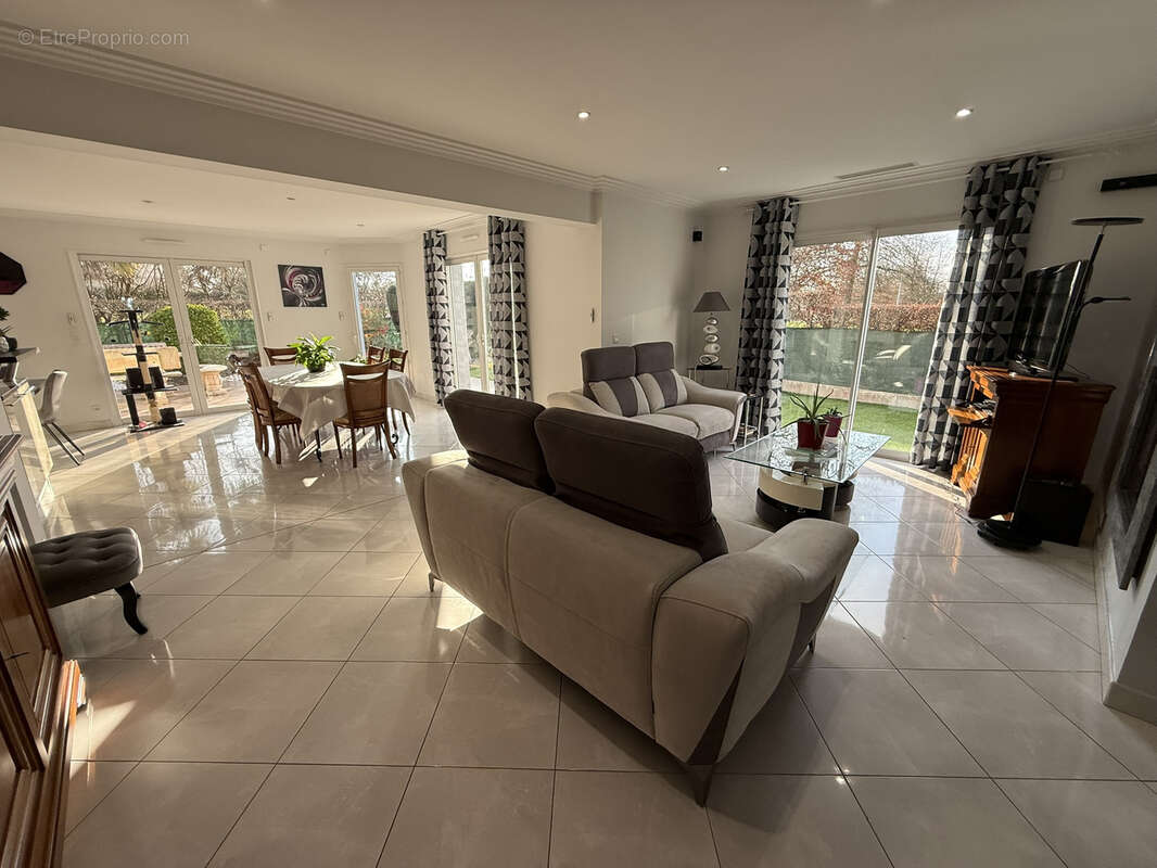 Maison à LES SORINIERES