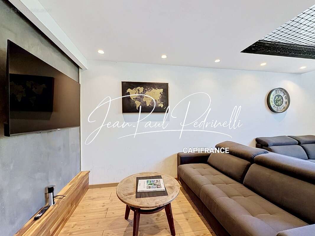 SAINT-RAPHAËL, Duplex 3 pièces 59 m² total,  meublé et équipé,  parking privatif et climatisation - DPE C - photo 28