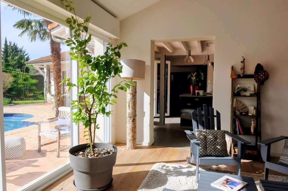 Villa avec piscine  RENOVATION de 2016 ! - photo 4