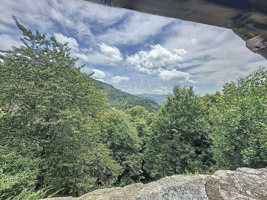 Maison à SAINT-GERMAIN-DE-CALBERTE