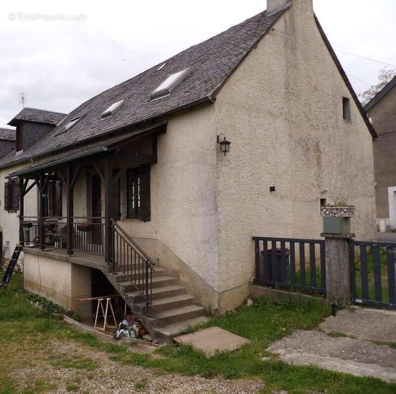 Maison à LAGARDE-ENVAL