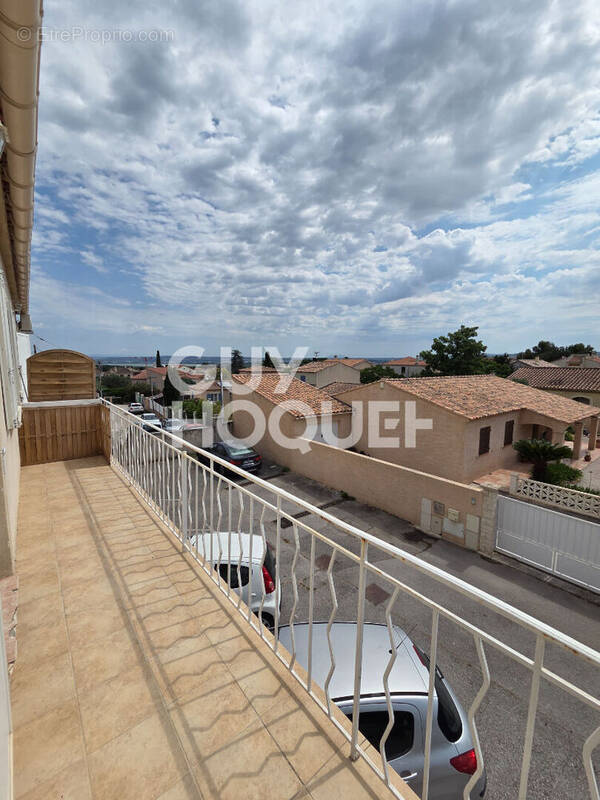 Appartement à CHATEAUNEUF-LES-MARTIGUES