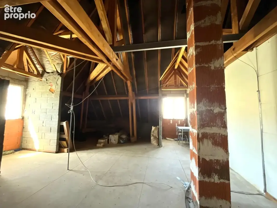 Maison familiale avec piscine, beaux volumes et fort potentiel - photo 17