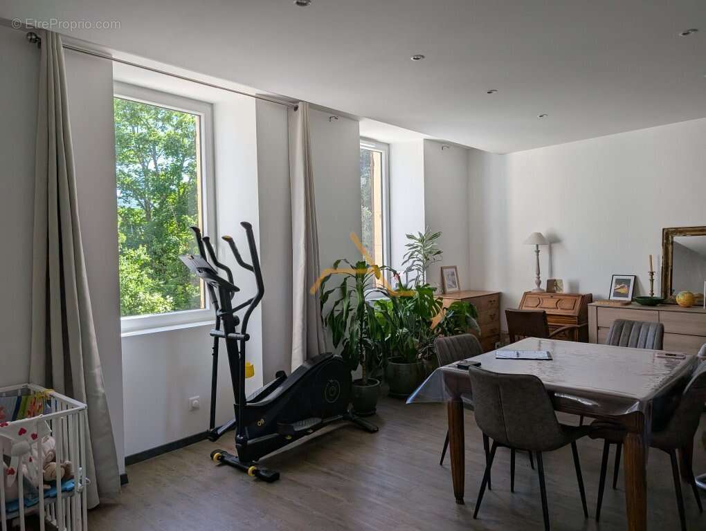 Appartement à DIEULEFIT